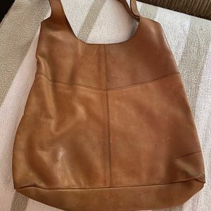Magnolia by Joanna Gaines Raven & Lily Hobo